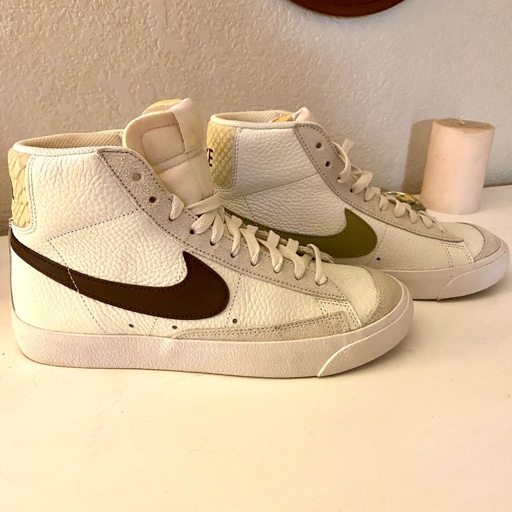 Nike Blazer Mid '77 Women's Shoes